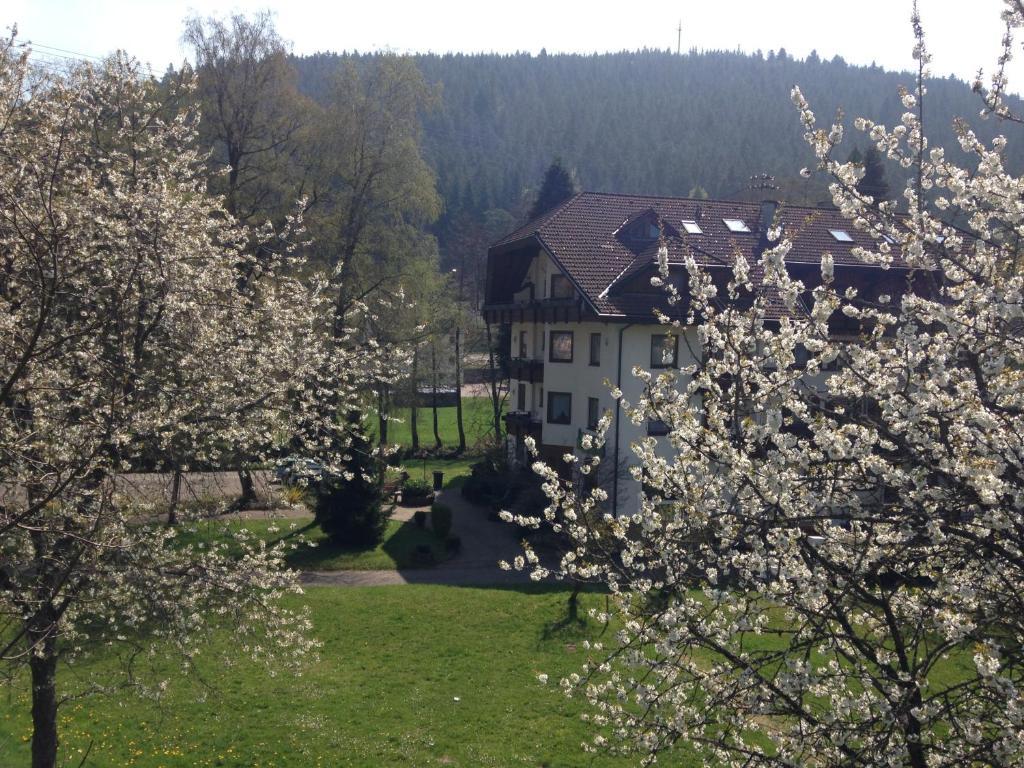 Enz Residenz Hotel Enzklosterle Exterior photo